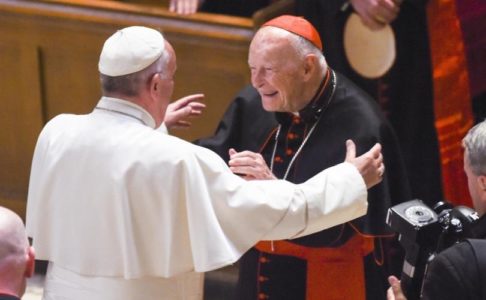 Cuando el Papa bromeaba con McCarrick sobre el infierno