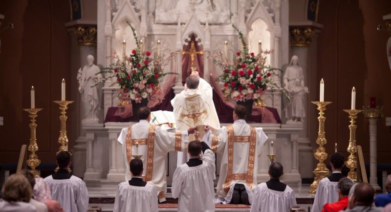 Sobre la Misa Ad Orientem: Dando la vuelta a las cosas en la iglesia -  InfoVaticana