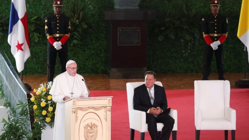 El Papa se reúne con las autoridades de Panamá
