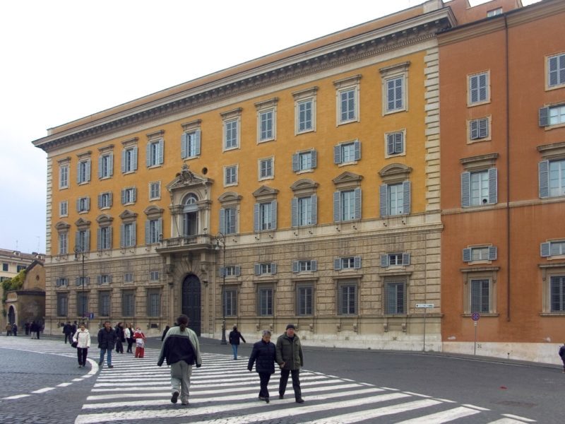 Un miembro de Doctrina de la Fe deja el cargo debido a una acusación contra él