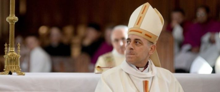 Cardenal Víctor Manuel Fernández, defensor de Fiducia Supplicans, durante una celebración litúrgica