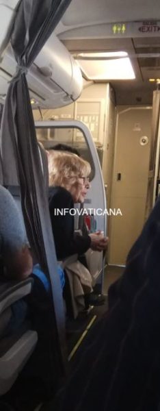 Carmena, en business a hablar de inmigrantes con el Papa