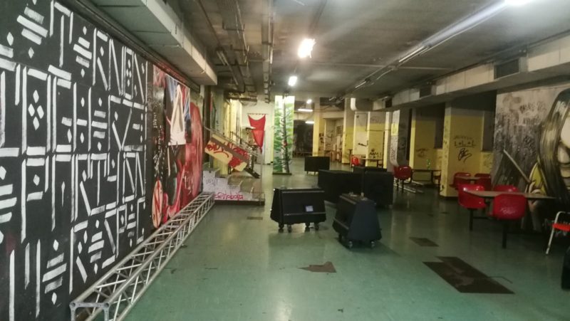 Cancelan ‘Amén’, la fiesta prevista en la discoteca del palacio ‘okupado’