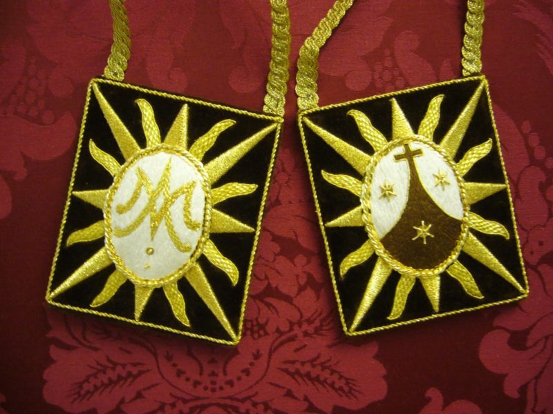 ¿Cómo usar el escapulario?