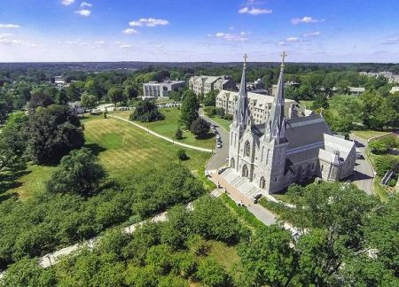 Profesor de la jesuita Universidad Villanova tacha de ‘devotos cismáticos’ a tres obispos de EEUU
