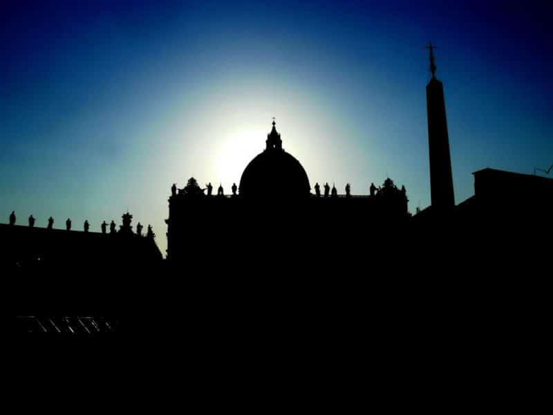 El Vaticano continuará cerrado hasta el 3 de mayo