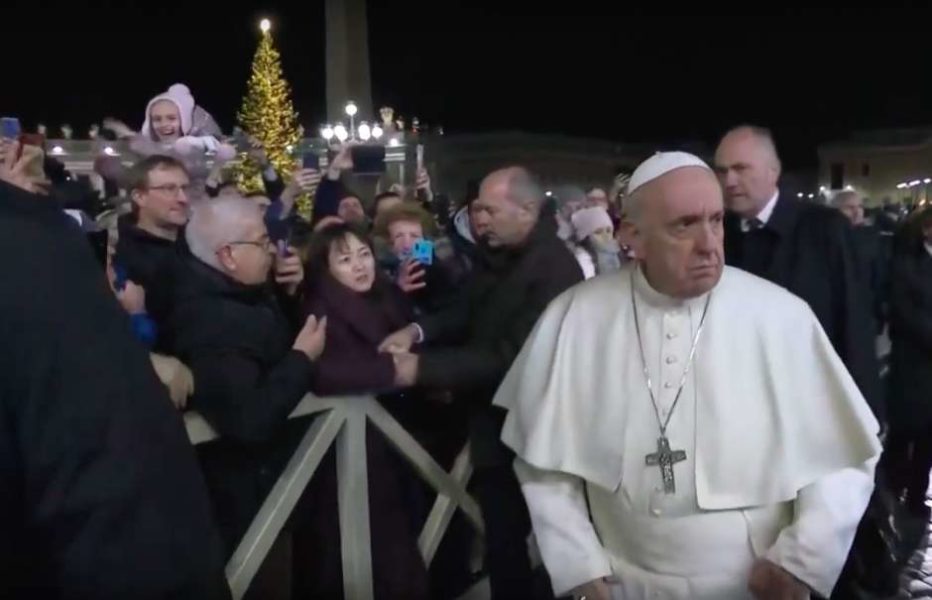 ¿Le pedía ‘la mujer del agarrón’ al Papa por los perseguidos de la Iglesia china?