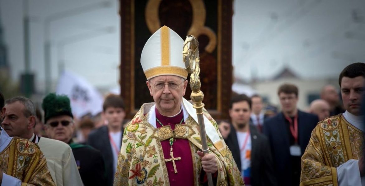 Respuesta del episcopado polaco al coronavirus: más misas dominicales