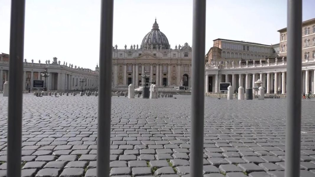 Orden de silencio en el Vaticano sobre la polémica papal