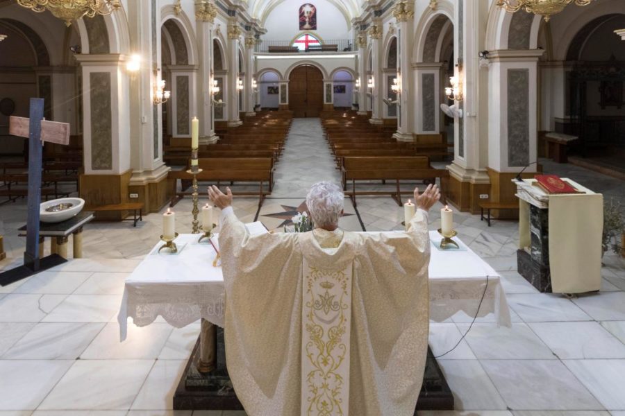 Fabrice Hadjadj: «Mientras nos absteníamos de la Eucaristía, nos llenábamos de videojuegos»