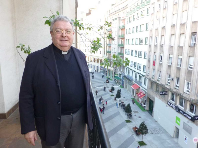 El obispo de Palencia supera el coronavirus