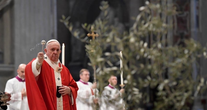 Entrevista al Papa: «Los discursos de Hitler de 1933 eran más o menos lo mismo que los de algún político europeo de hoy»