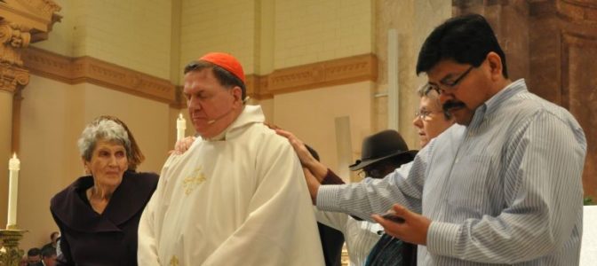 El cardenal Tobin sugiere que votará a Biden