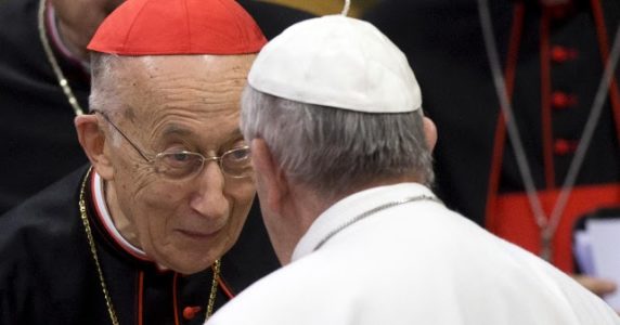 Cardenal Ruini: criticar al Papa no significa estar en su contra