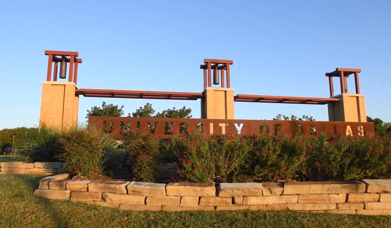 La católica Universidad de Dallas se niega a plegarse a la ideología transgénero