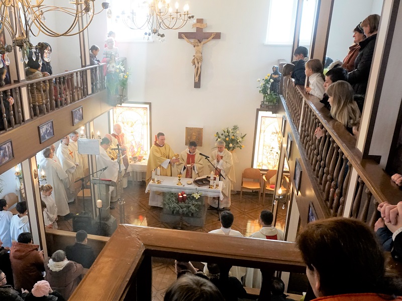 El catolicismo en Kirguistán: «Se nos tolera, pero se nos ponen muchos obstáculos»