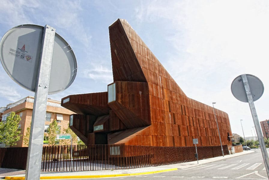 De las iglesias feas modernas