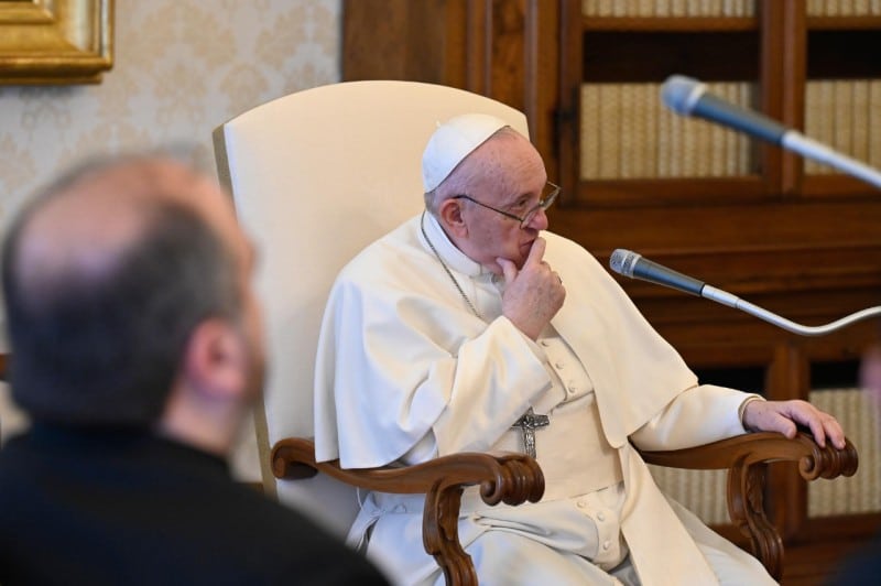 Francisco: «No es necesario caer en la soberbia de despreciar la oración vocal»