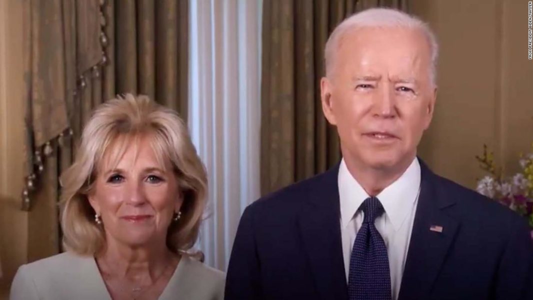 Biden: El Papa tiene razón, vacunarse es una obligación moral
