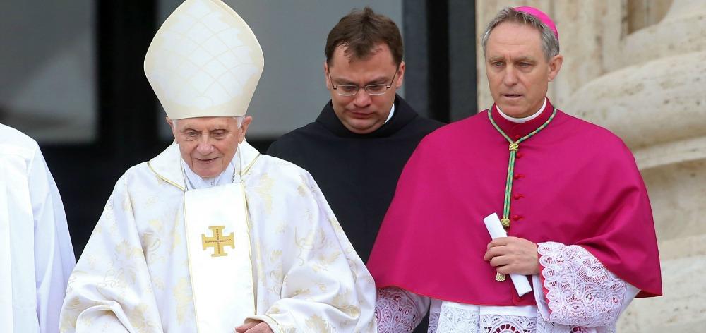 Gänswein: «Benedicto esperaba vivir unos meses cuando renunció, no ocho años»