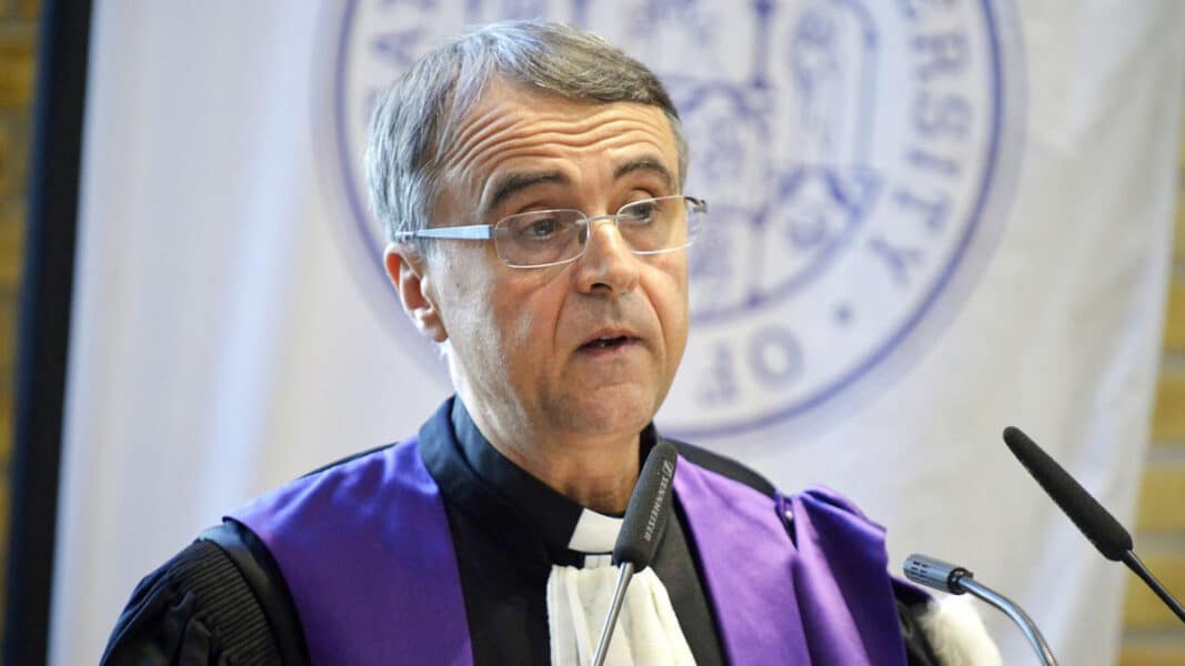 El decano del Instituto Juan Pablo II propone una ‘solución salomónica’ para la bendición de parejas gays