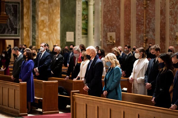 El episcopado de EE UU: que Biden elija entre renunciar al aborto o recibir la Comunión