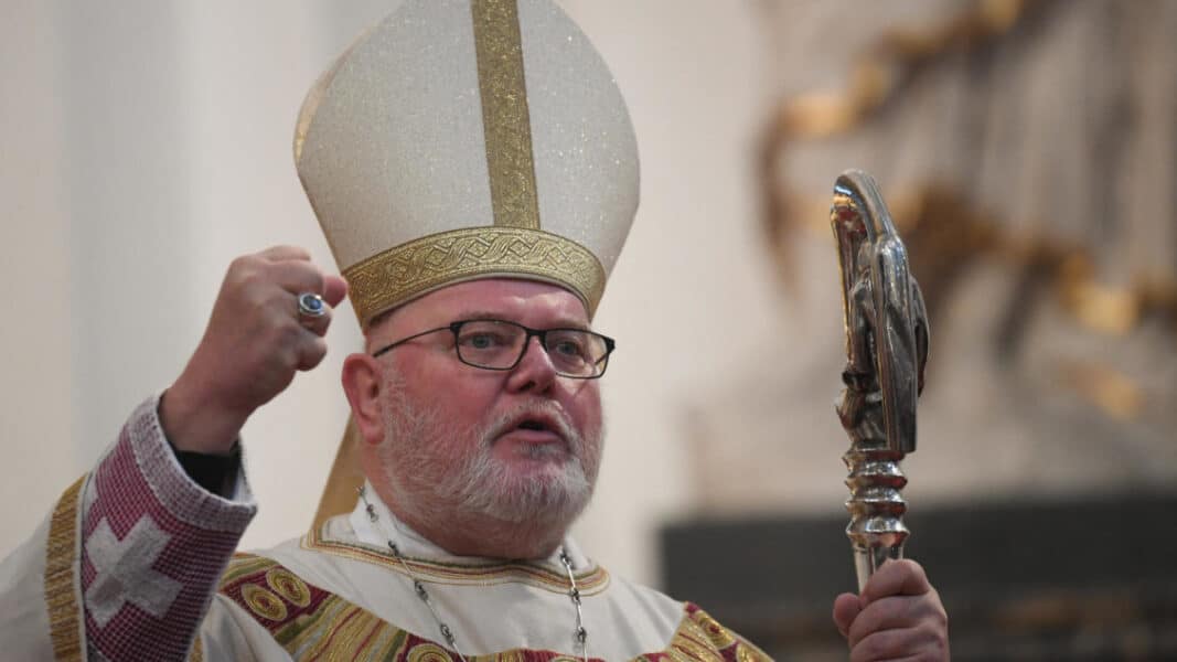 La dimisión de Marx, Juan XXIV, los fumadores y el ‘orgullo gay’