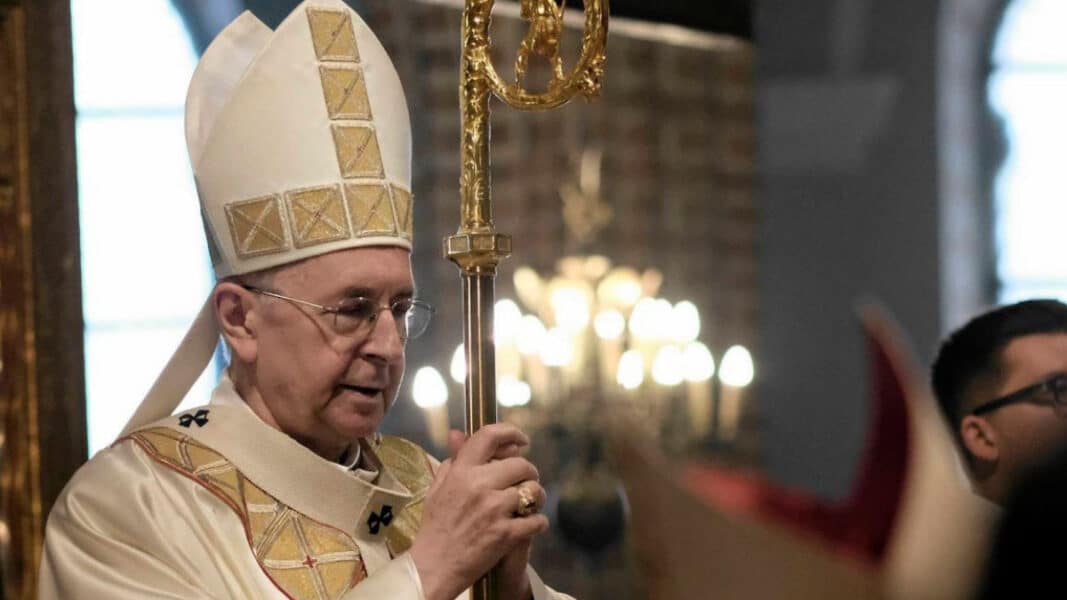 El presidente del episcopado polaco insiste en que el Sínodo no debe cambiar la doctrina