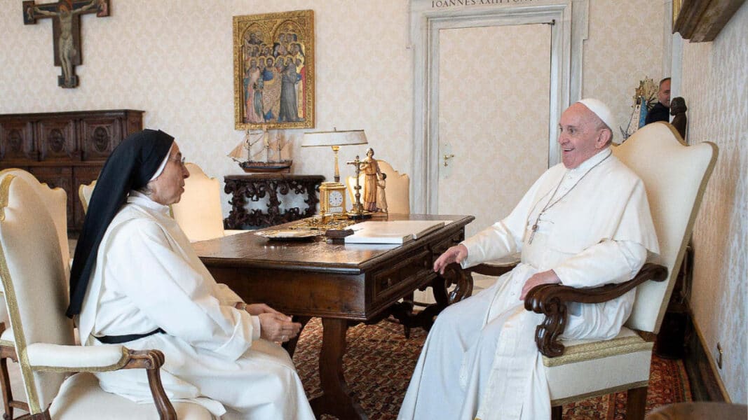 Francisco recibe a Sor Lucía Caram en el Vaticano
