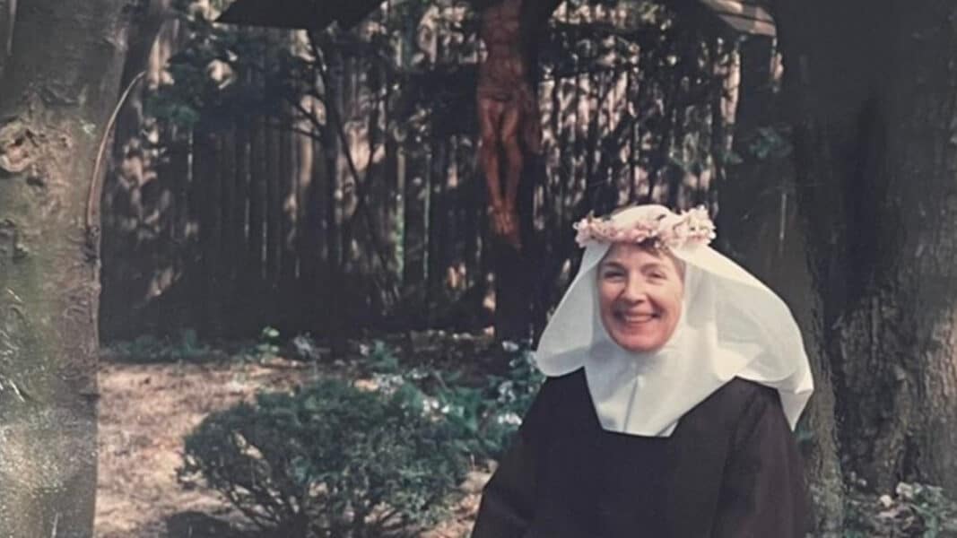 La increíble vida de una monja carmelita… madre de 10 hijos
