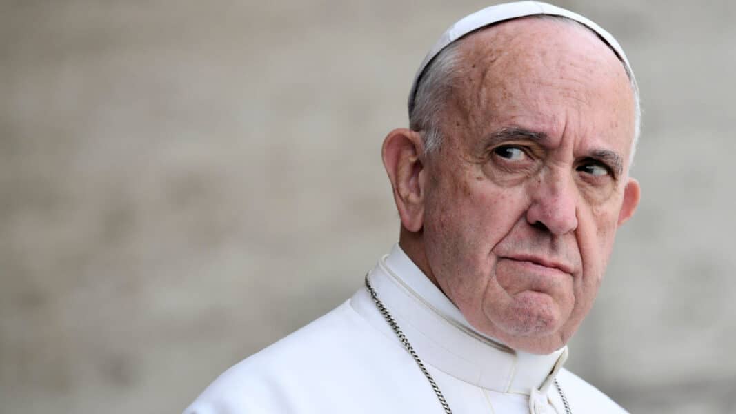 El Papa Francisco destroza el legado litúrgico de Benedicto XVI -  InfoVaticana