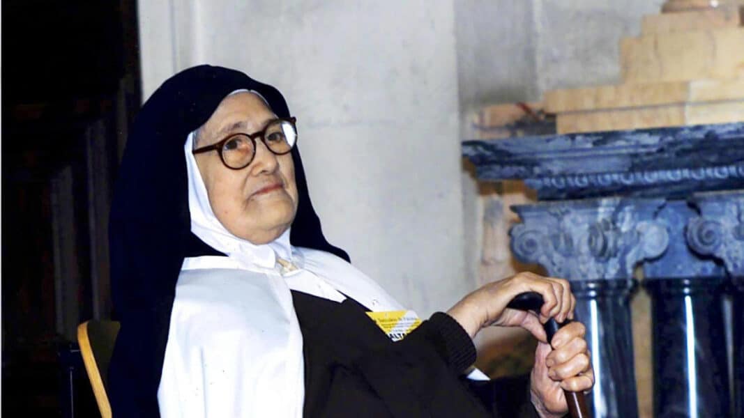 Sor Lucía y la Virgen del Carmen