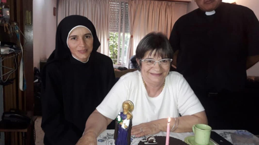 Una madre agradece a Dios haber superado 20 años de abuso y recibido tres sanaciones extraordinarias