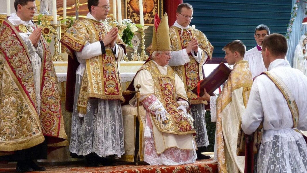 El cardenal Cañizares suspende provisionalmente la Misa Tradicional en Valencia