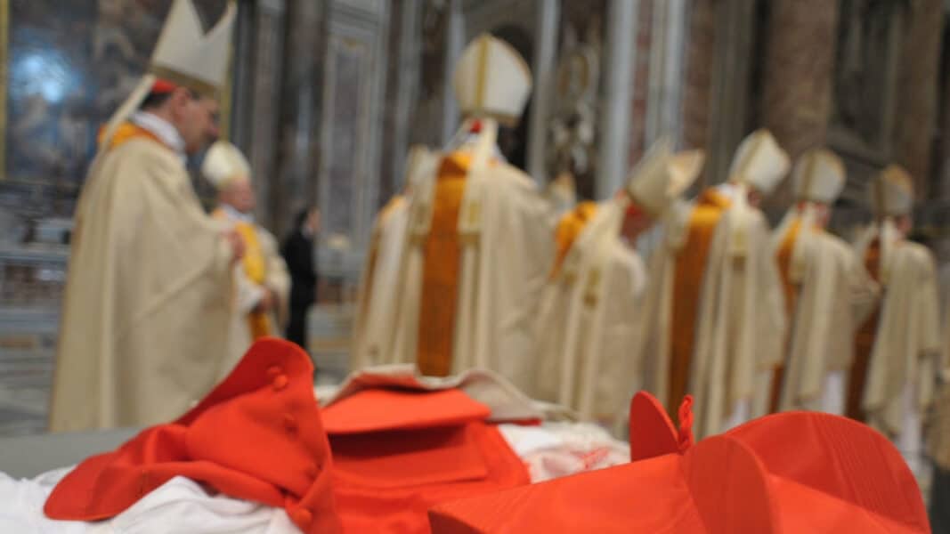 Sí: Cardenales sin fe podrán elegir al próximo Papa