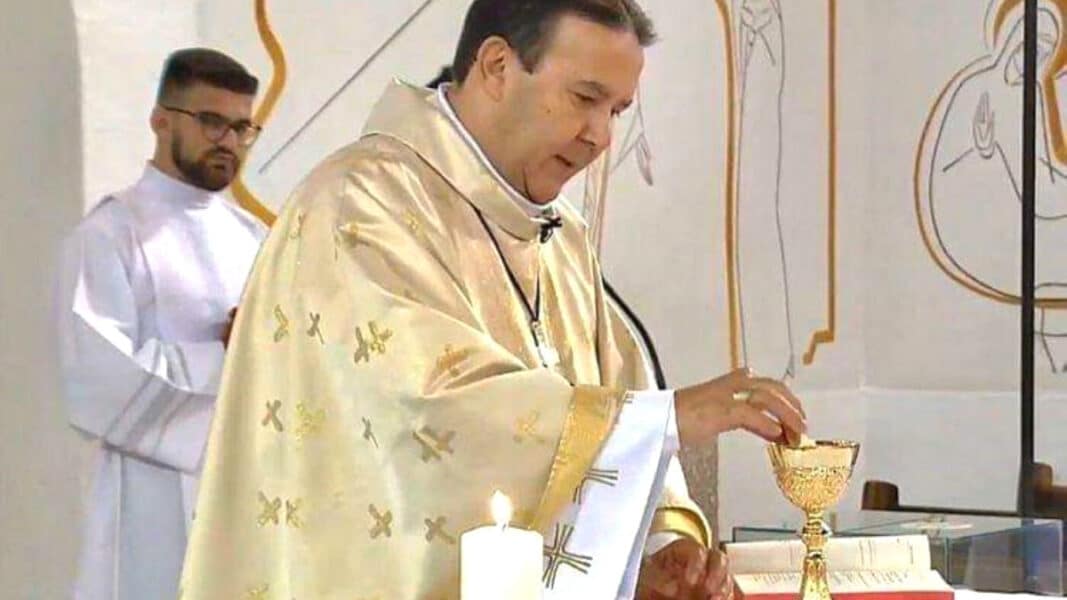 Renuncia obispo brasileño tras aparecer en un vídeo obsceno