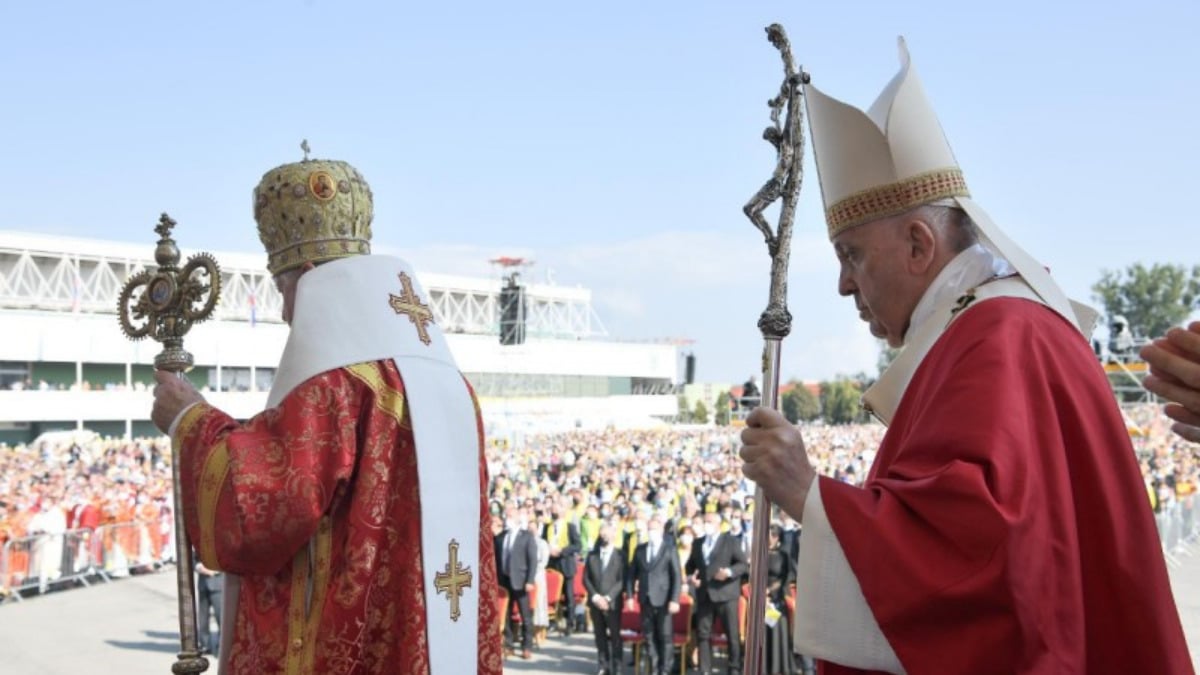 Papa Francisco cruz Eslovaquia