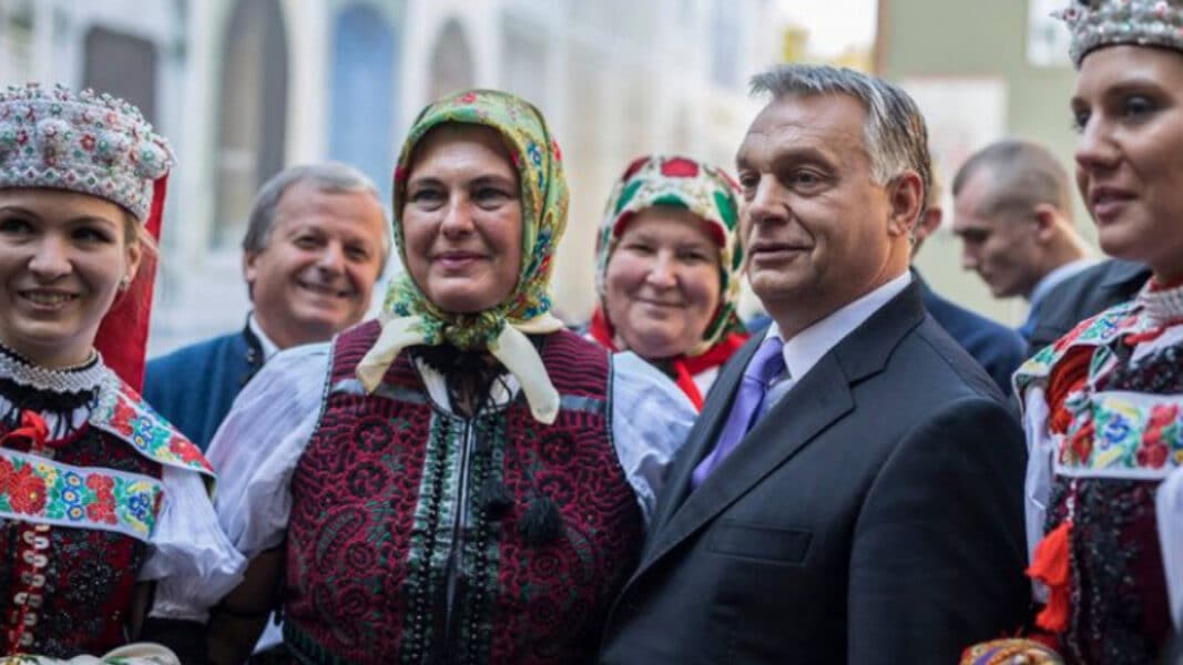 Hungría acelera y devuelve dos mil millones en impuestos a las familias