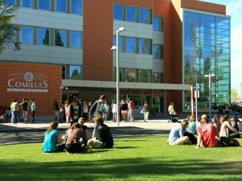 La Universidad Pontificia de Comillas ofrece prácticas en una empresa de fecundación in vitro