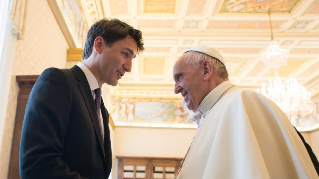 Francisco visitará Canadá para ayudar a la “reconciliación” con los indígenas