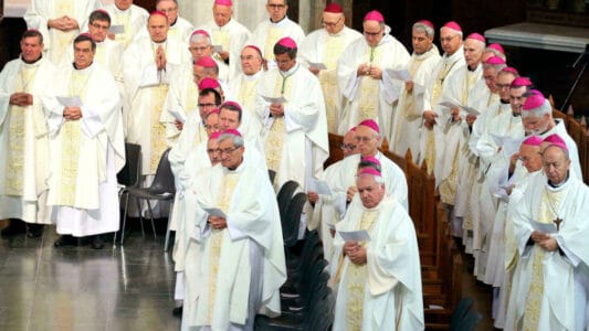Abusos Francia Iglesia laicos