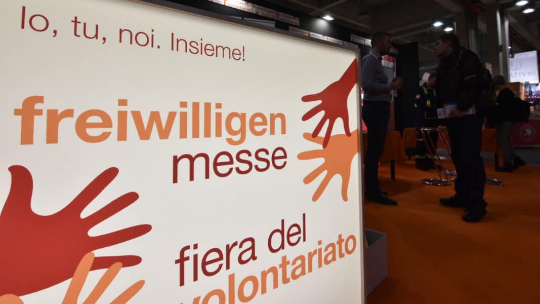 Feria del Volunariado Cáritas gay