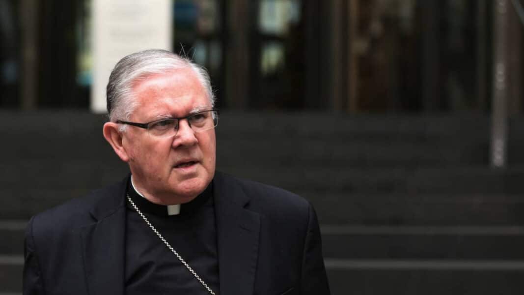 El jefe de los obispos australianos obliga a vacunarse a los sacerdotes de su diócesis