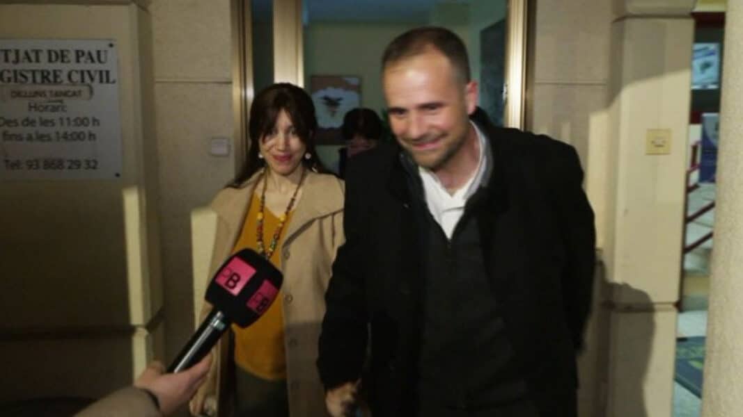 El obispo emérito Novell, padre de gemelas