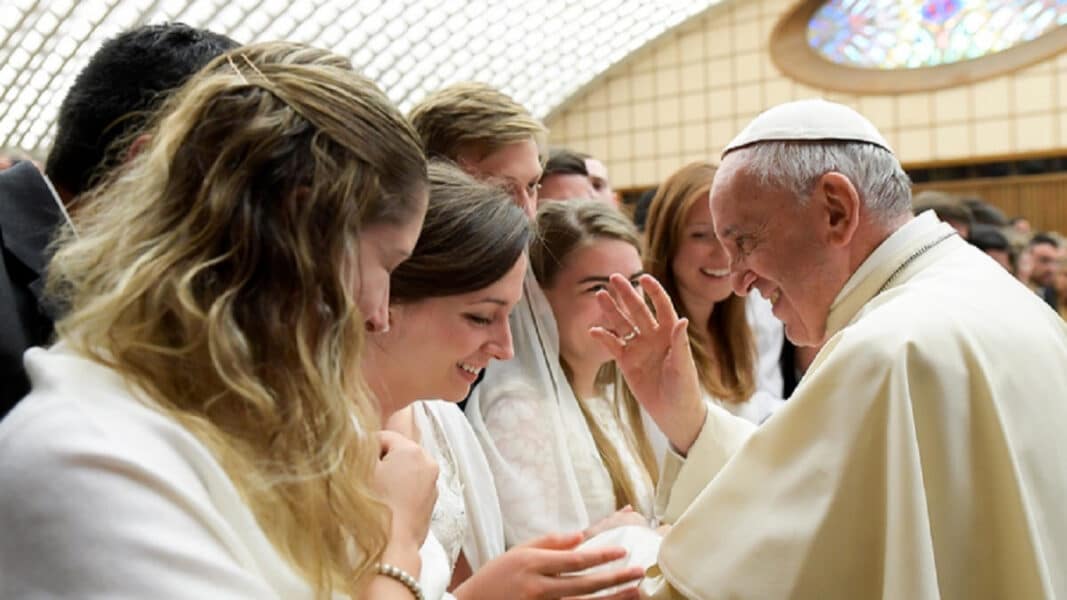 El Papa Francisco habla en el día de la mujer de igualdad de «género»