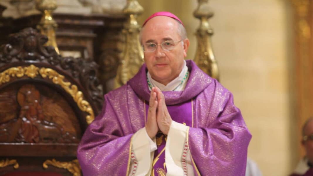 Arrecia la campaña para echar a González Montes de Almería