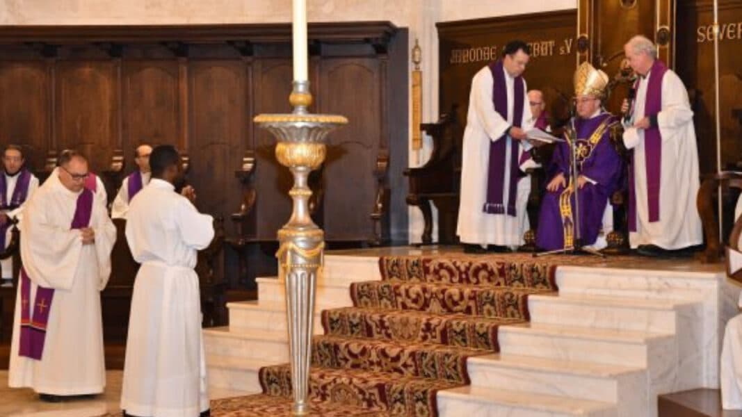 El obispo de Menorca suspende a un sacerdote