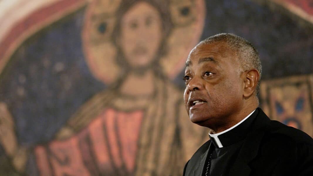 El arzobispo de Washington, positivo en covid