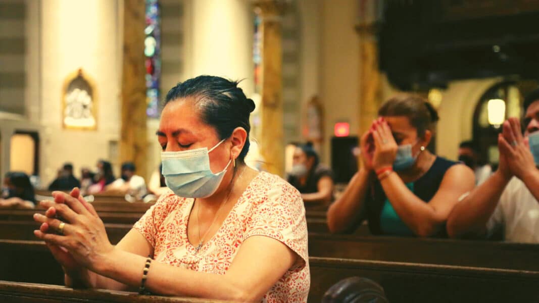 De la Iglesia ‘hospital de campaña’ al club ‘solo para abonados’