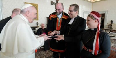 Papa delegación ecuménica Finlandia